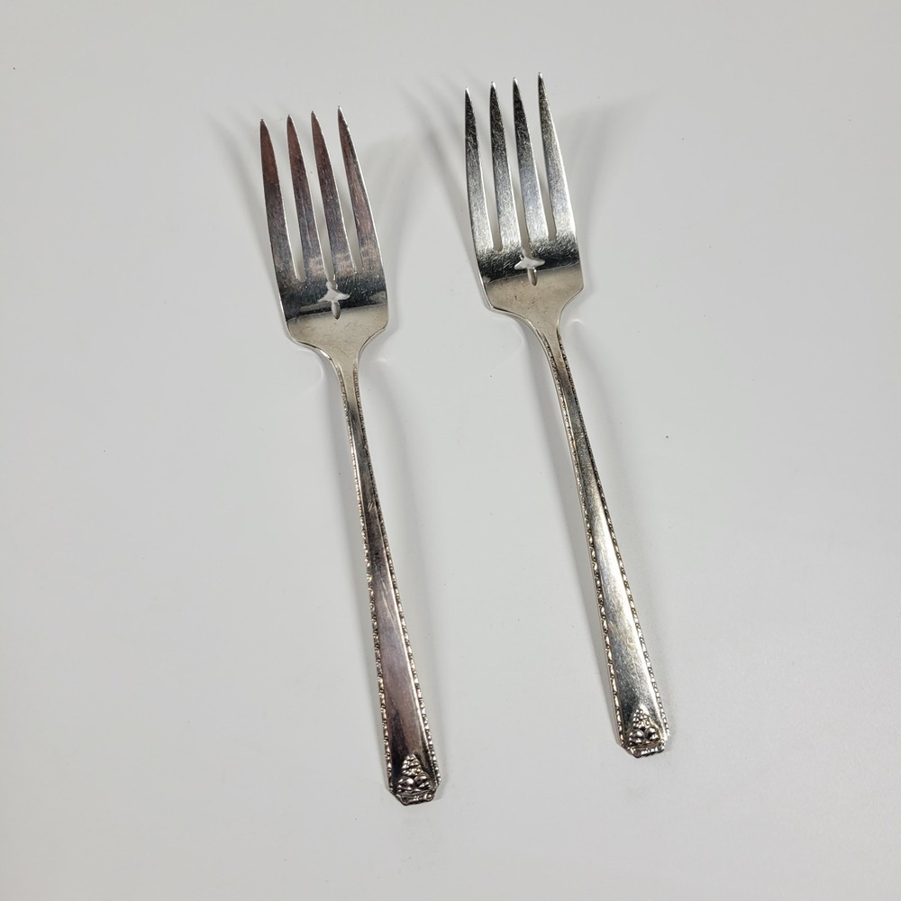1945‎ Oneida Prestige Bordeaux Silver Plate  Salad Fork Set Of 2